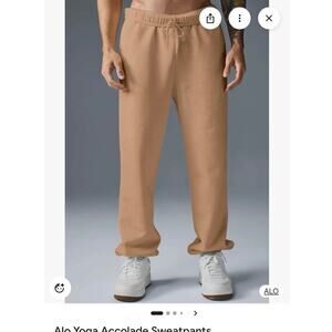 NWOT Alo Yoga Accolade Joggers Size Small